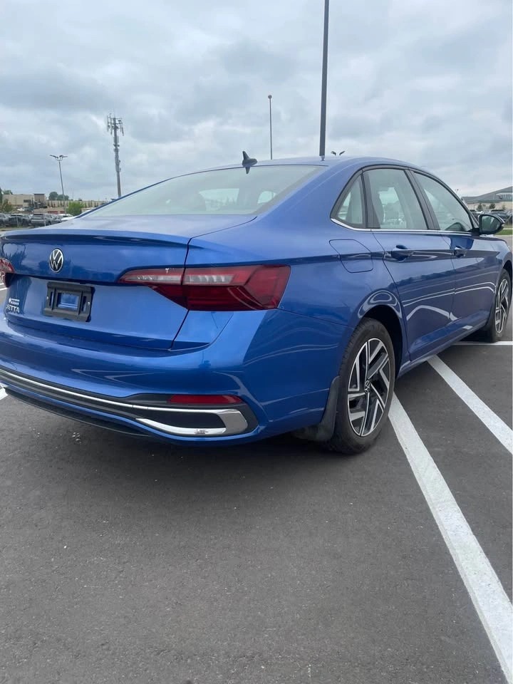 2023 Volkswagen Jetta - photo 4