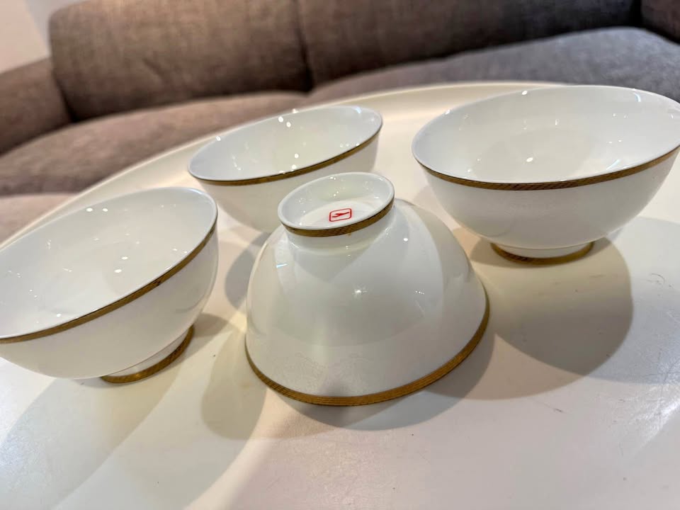 Luxurious Porcelain Bowl Set with Gold Trim – $20