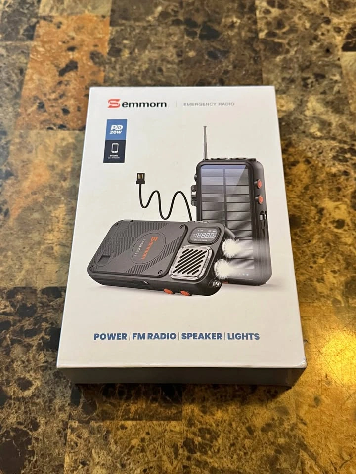 Semmorn Radio Solar Power Bank