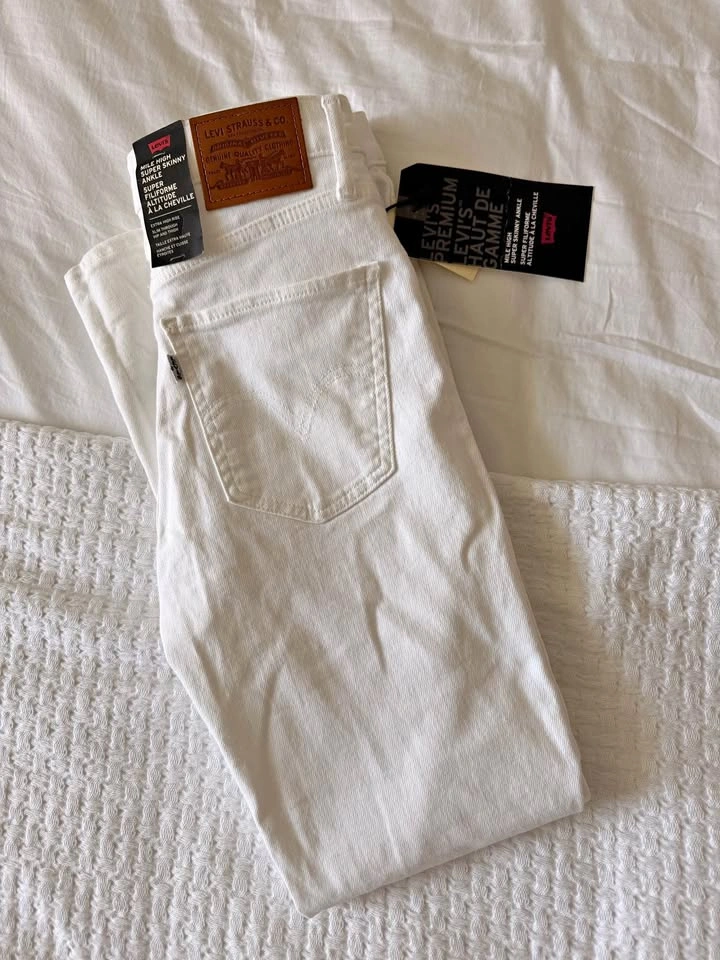 BNWT Levi’s Jeans size 26