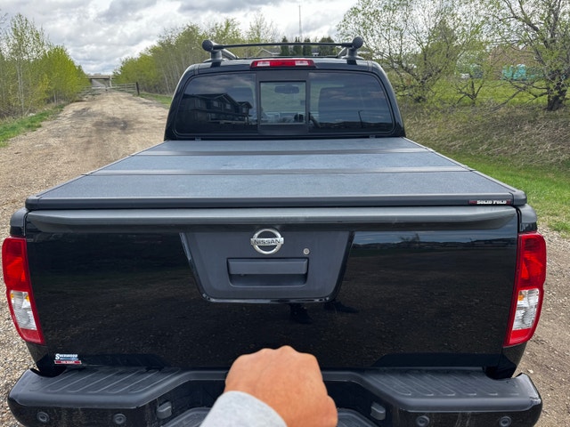 2015 Nissan Frontier Pro 4X V6 - photo 3