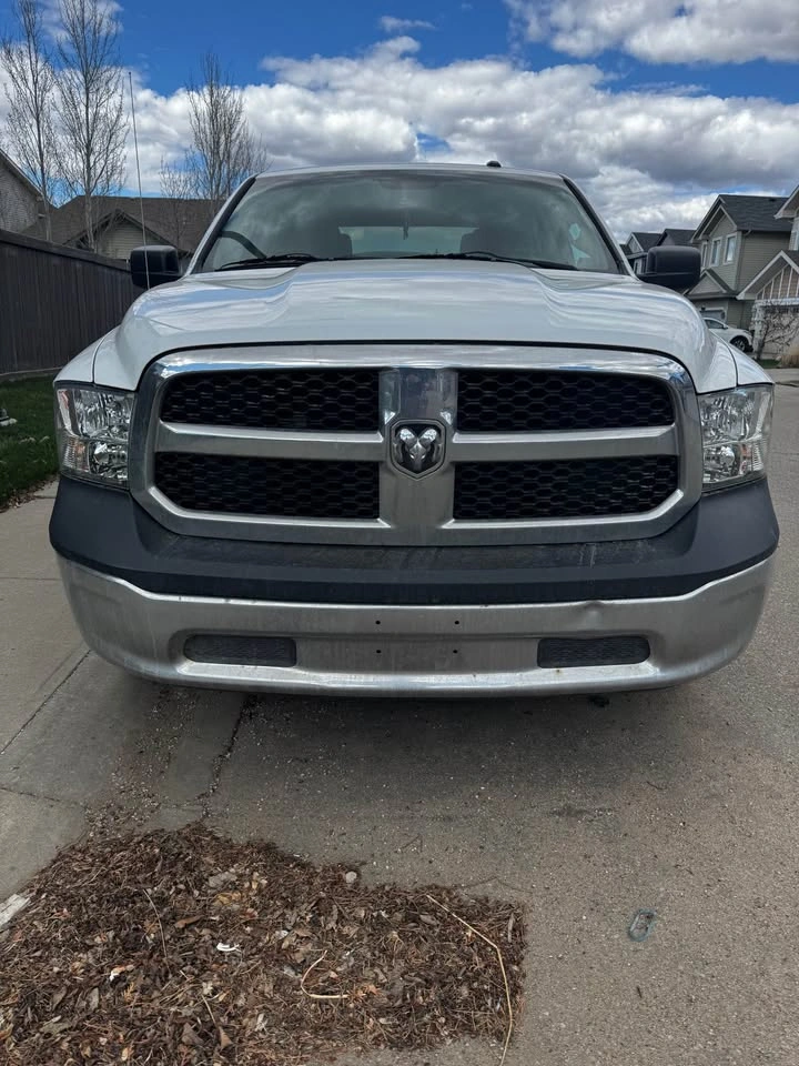 White Dodge Ram 1500 4x4 Crew Cab Truck - photo 2