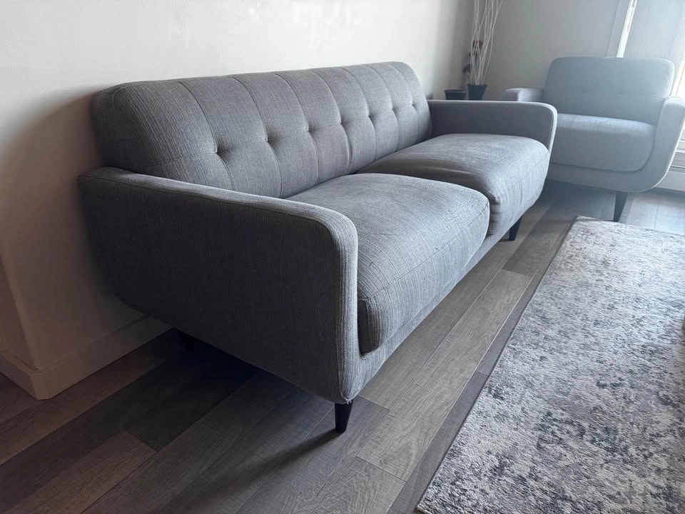 Grey Tufted Loveseat Sofa - photo 2