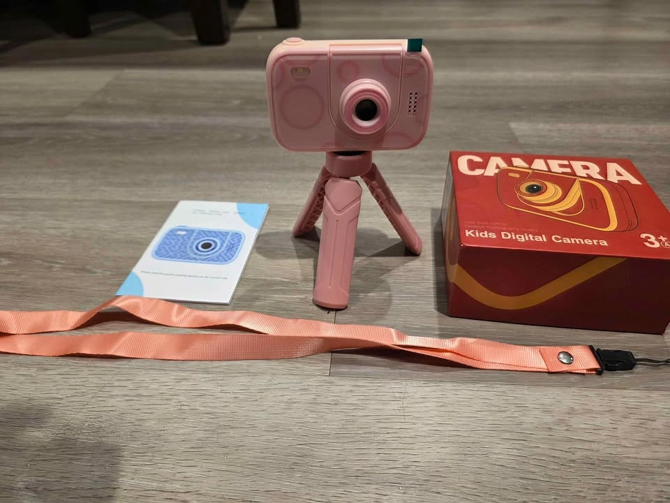 Kids Digital Camera with Flip-Up Lens - photo 2