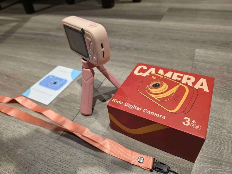 Kids Digital Camera with Flip-Up Lens - photo 3