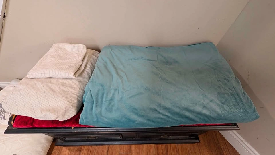 Queen bedding and bed set - photo 2