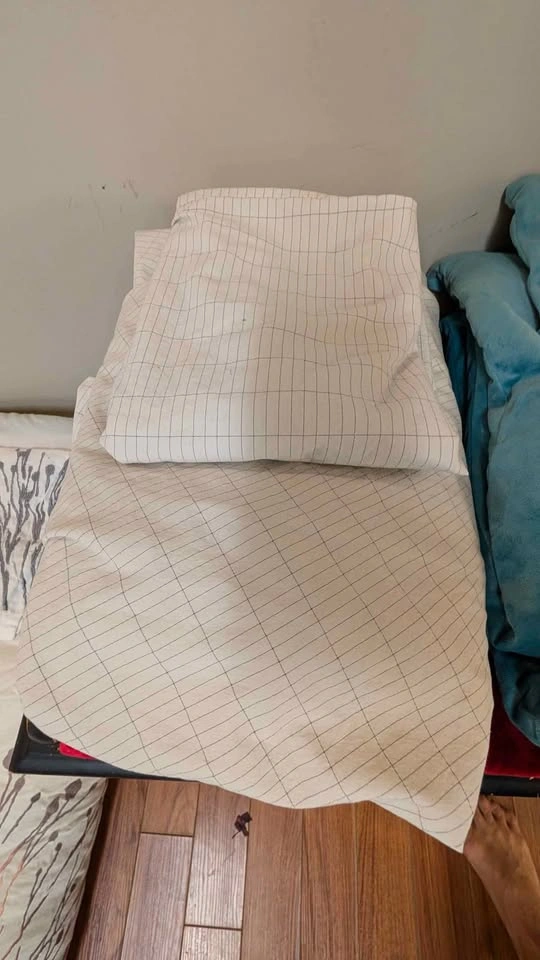 Queen bedding and bed set - photo 4
