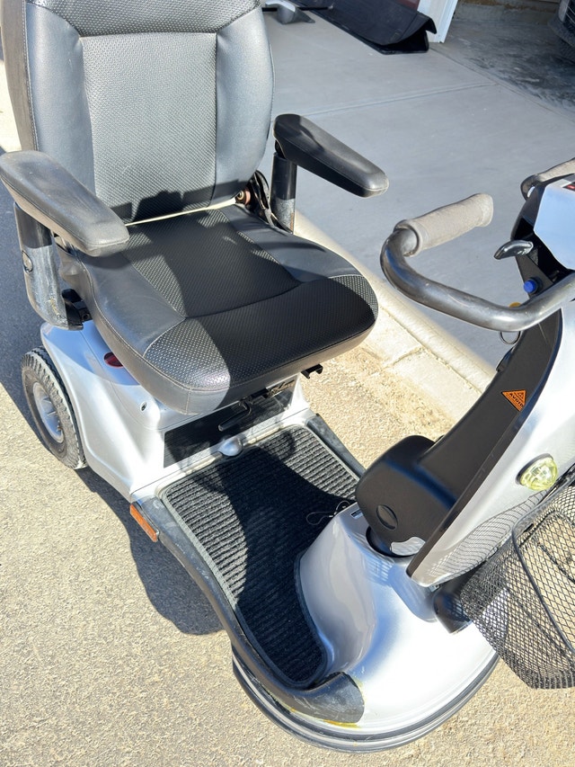 SHOPRIDER VOYAGER Mobility SCOOTER - ONLY $1,500 - photo 5
