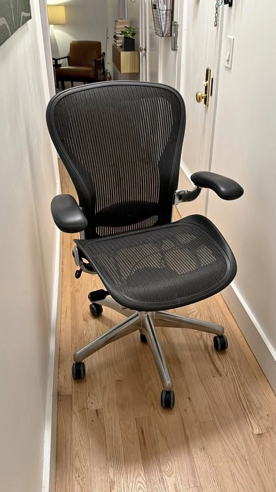 Herman Miller Aeron Size A