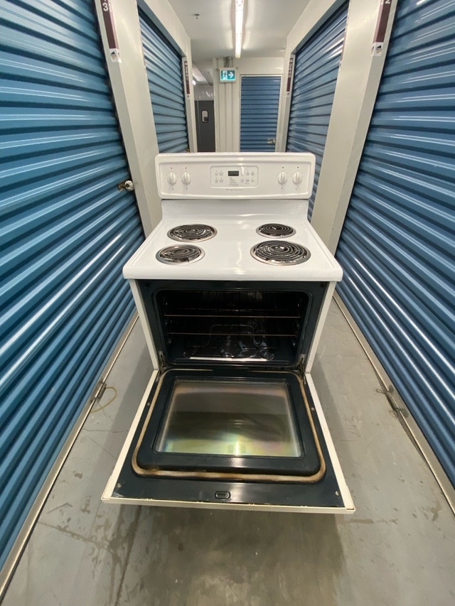 FRIDGDAIRE WHITE COIL ELECTRIC STOVE - photo 4
