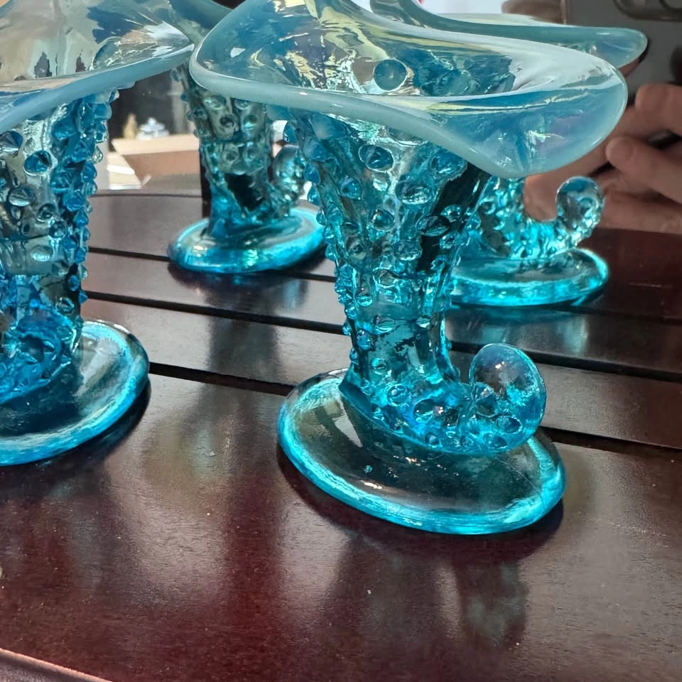 Vintage pair of turquoise hob nail bud vases - photo 2