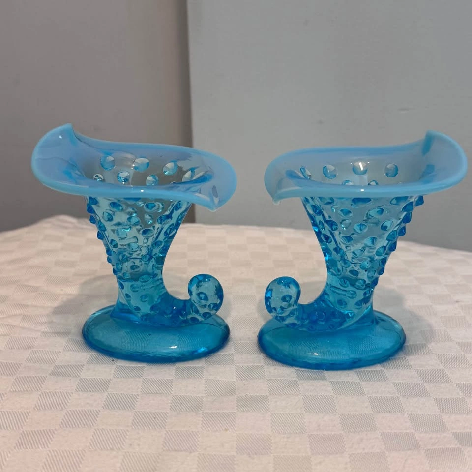 Vintage pair of turquoise hob nail bud vases - photo 4