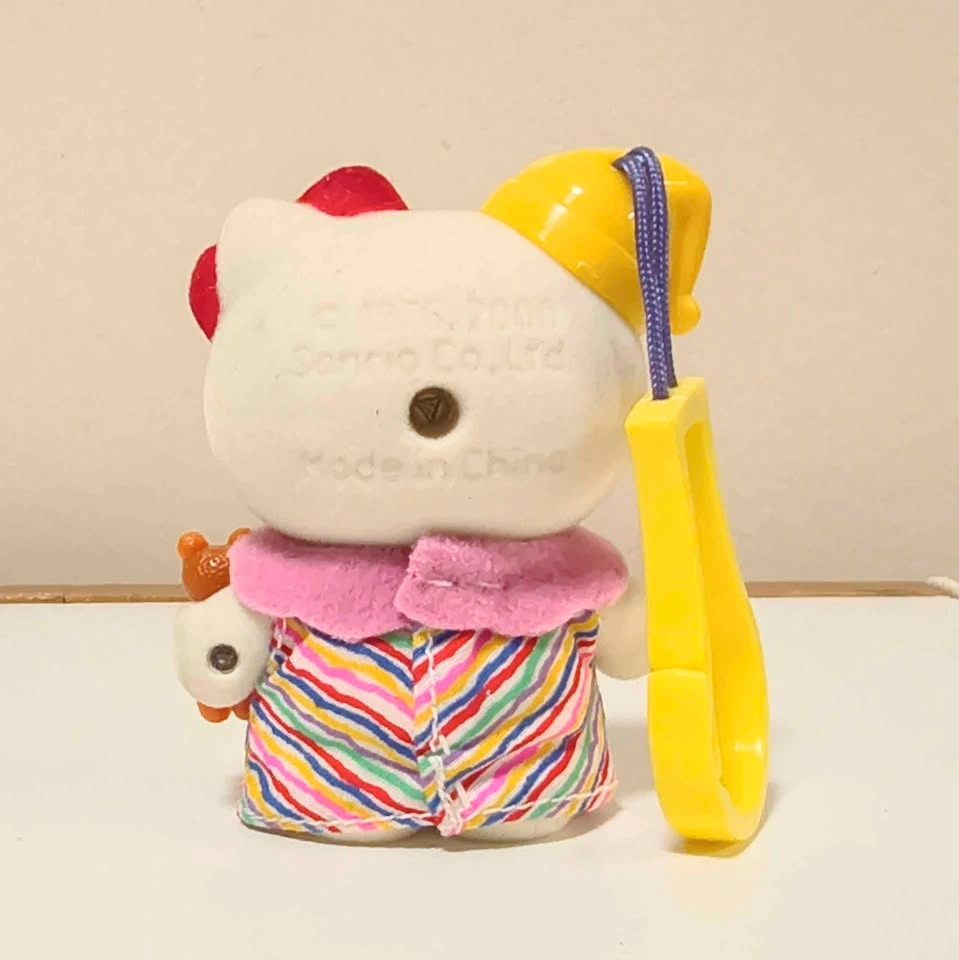 Hello Kitty Sanrio 2000 flocked figurine keychain - photo 4