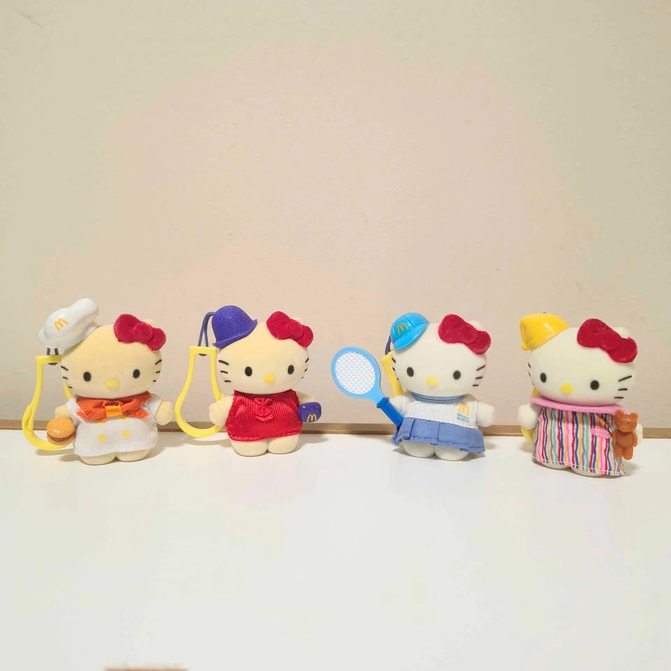Hello Kitty Sanrio 2000 flocked figurine keychain - photo 5