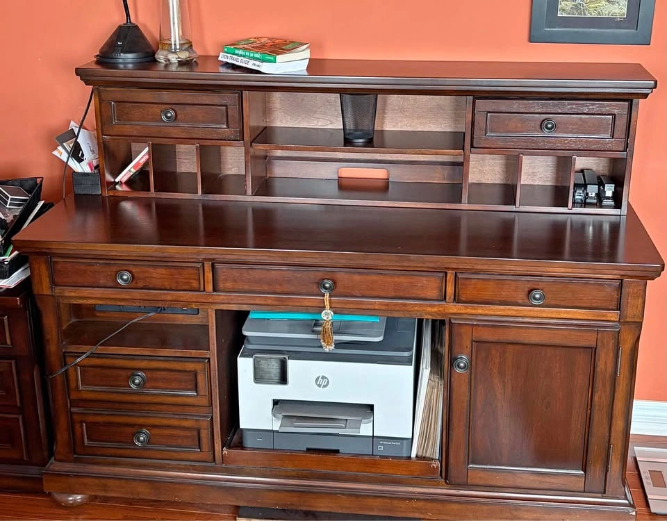 Office credenza ( quality / solid wood )