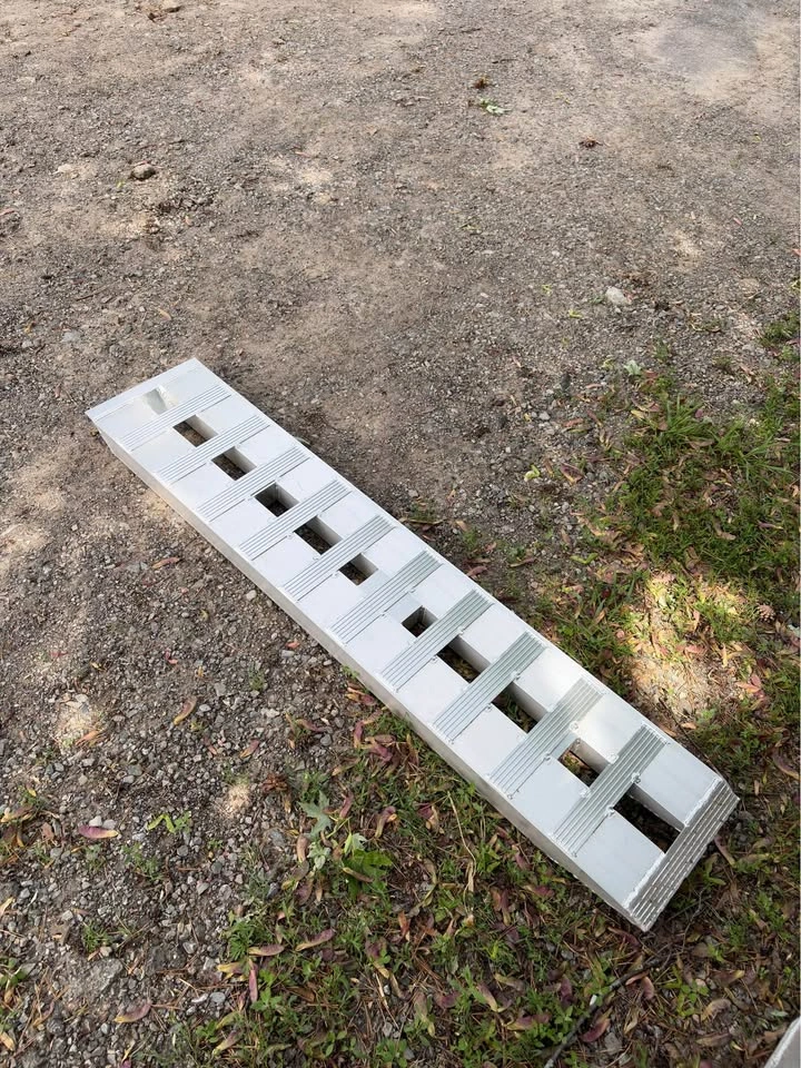 Vevor 60x12 Aluminum Ramp 6000lbs - photo 2