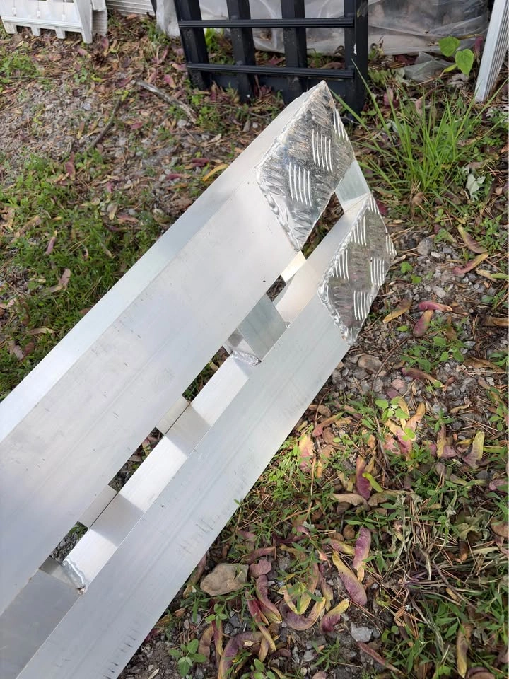 Vevor 60x12 Aluminum Ramp 6000lbs - photo 3