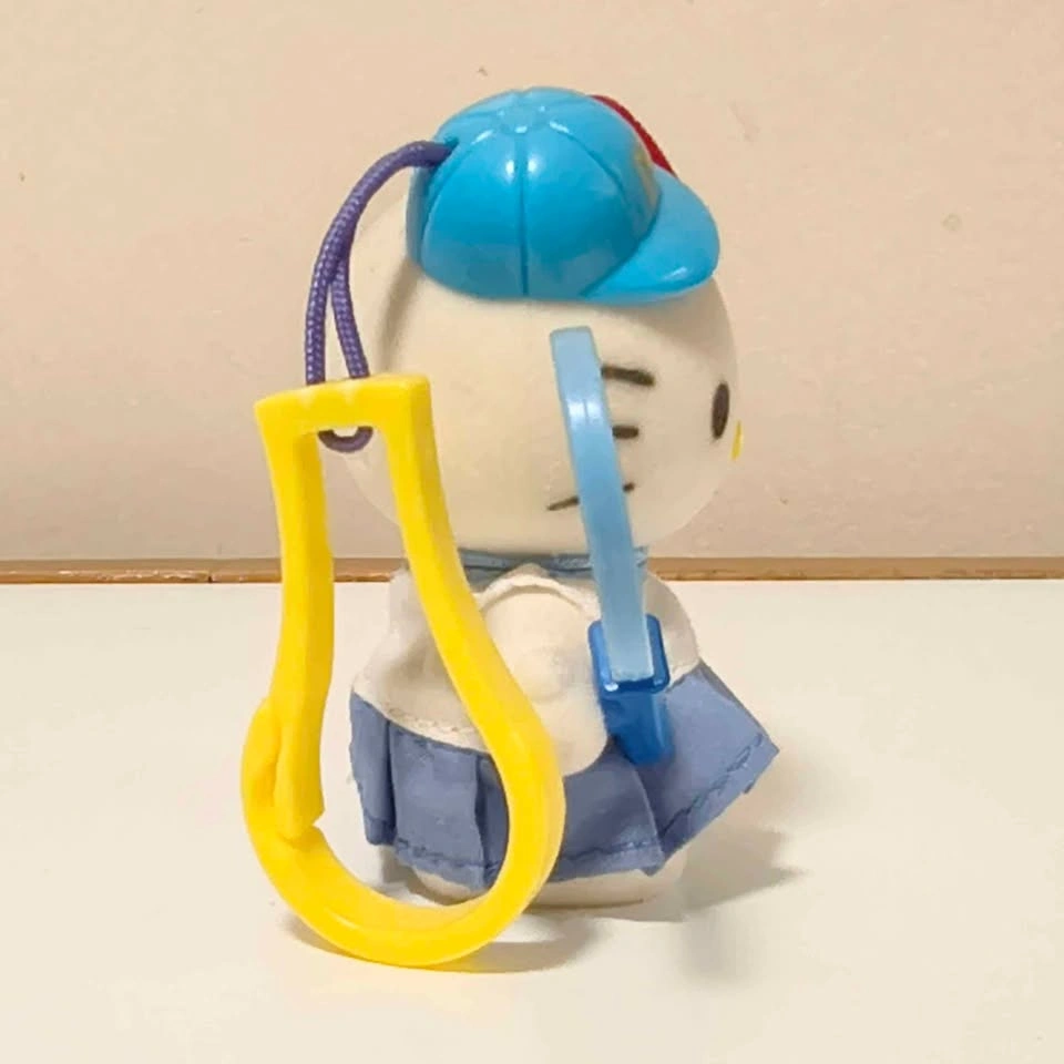 2000 Collection Hello Kitty McDonald's tennis player keychain - photo 2