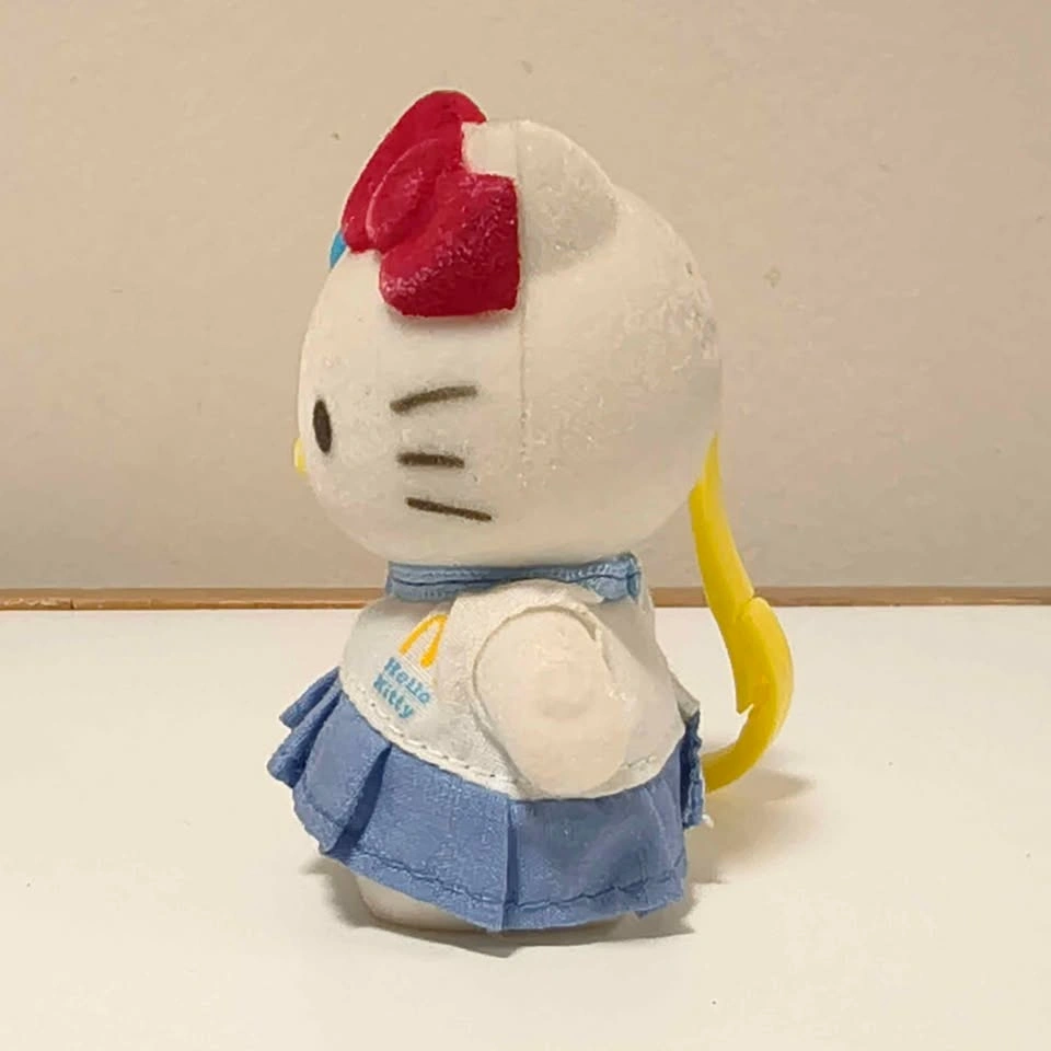 2000 Collection Hello Kitty McDonald's tennis player keychain - photo 3