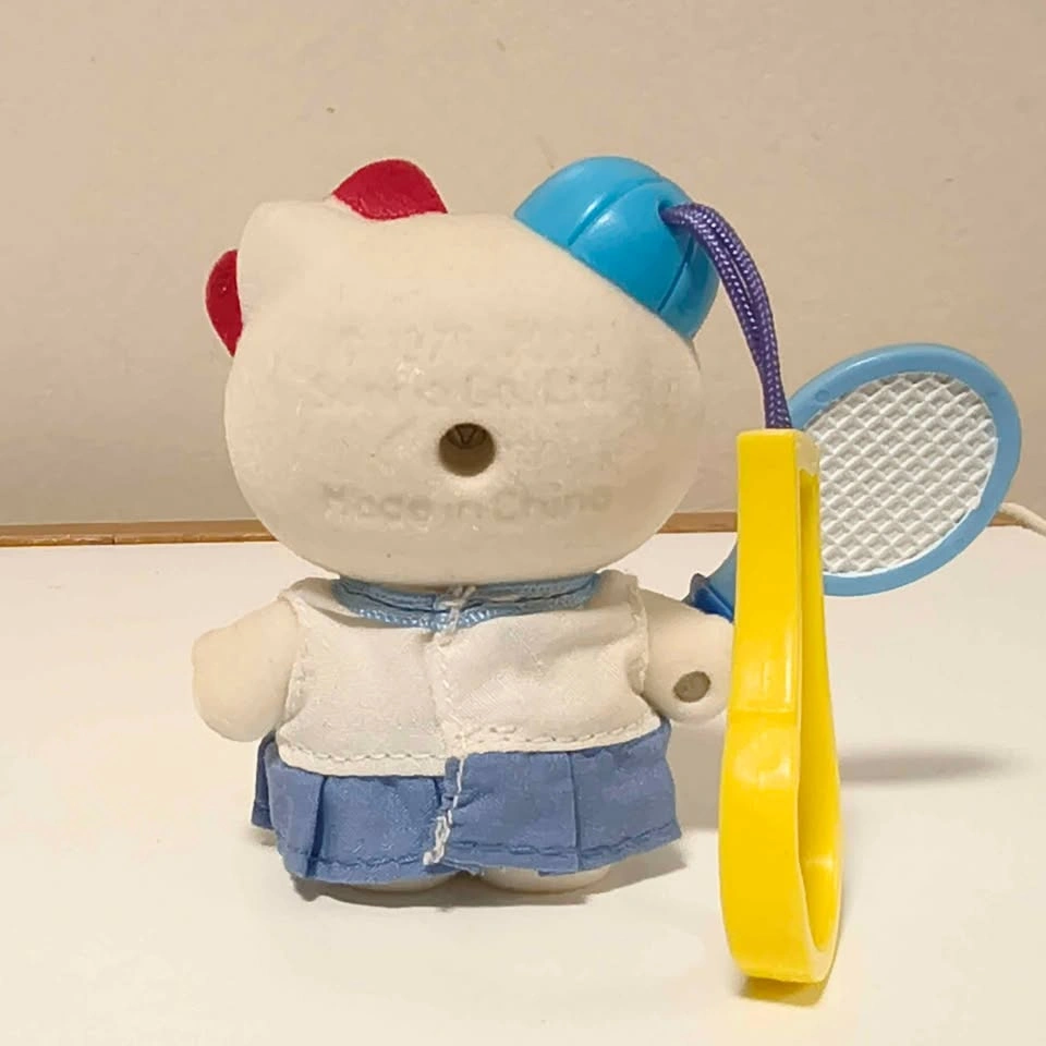 2000 Collection Hello Kitty McDonald's tennis player keychain - photo 4