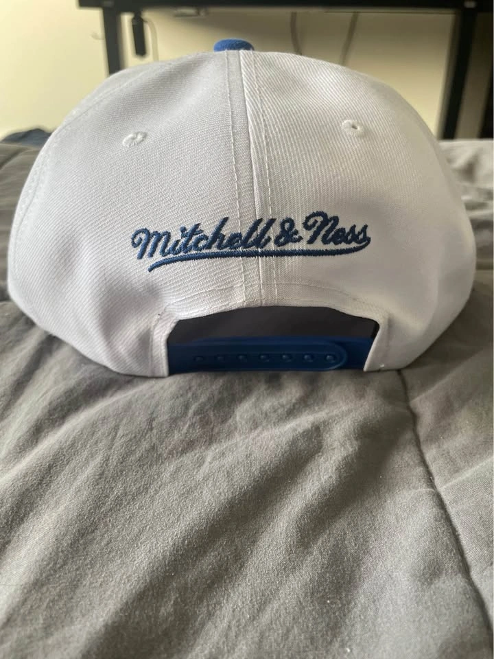 Toronto maple leafs hat - photo 2