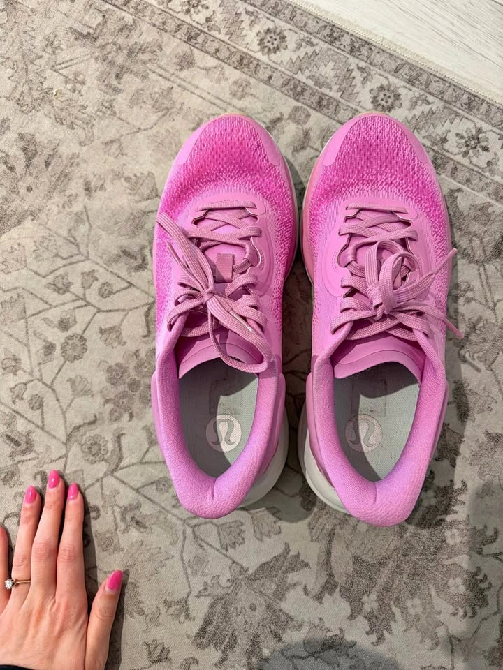 Lululemon Chargefeel Workout Low 2 - Pink (Size 8)