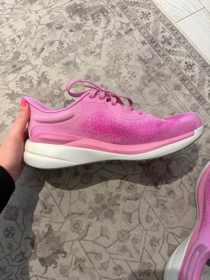 Lululemon Chargefeel Workout Low 2 - Pink (Size 8) - photo 2