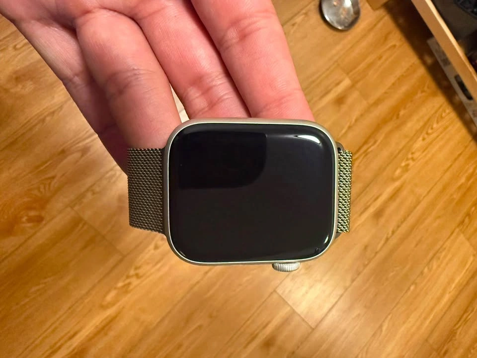 Apple Watch Series 7 45mm - Bands & Charger Included - photo 2