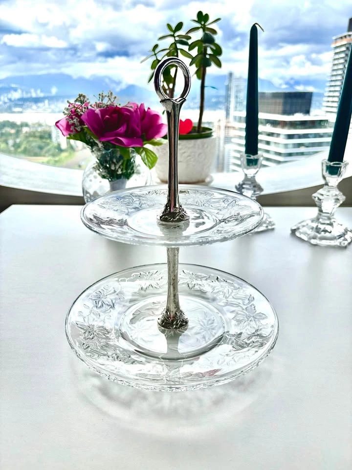 Two-tier glass serving tray floral design