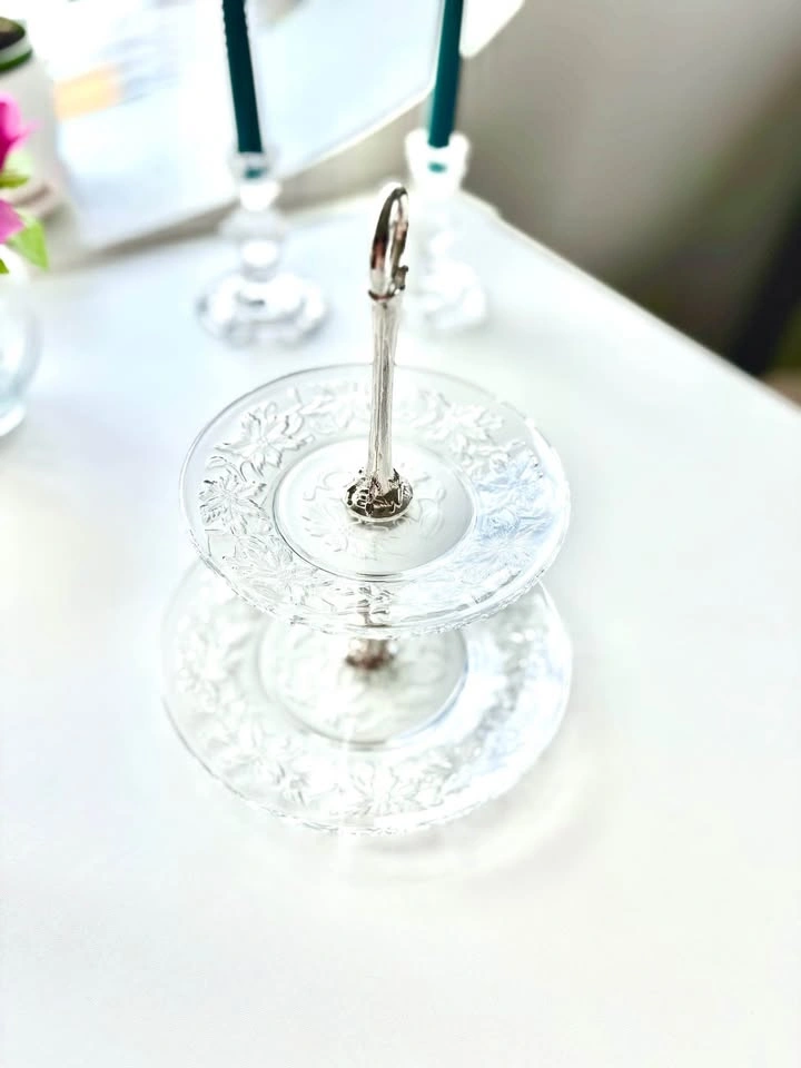 Two-tier glass serving tray floral design - photo 2