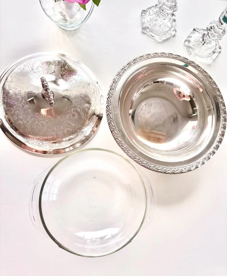 WM Rogers Silver Plated Chafing Dish with Pyrex Insert - photo 2