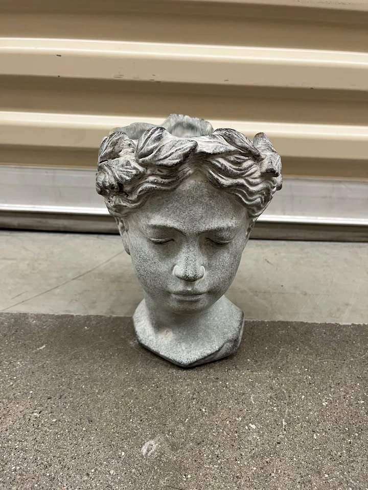 Queen Head Decorative Flower Vase / Planter - photo 2