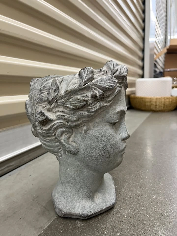 Queen Head Decorative Flower Vase / Planter - photo 5