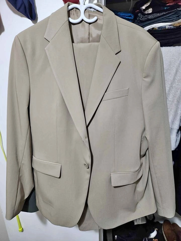 Men's suit (Zara) Negotiable