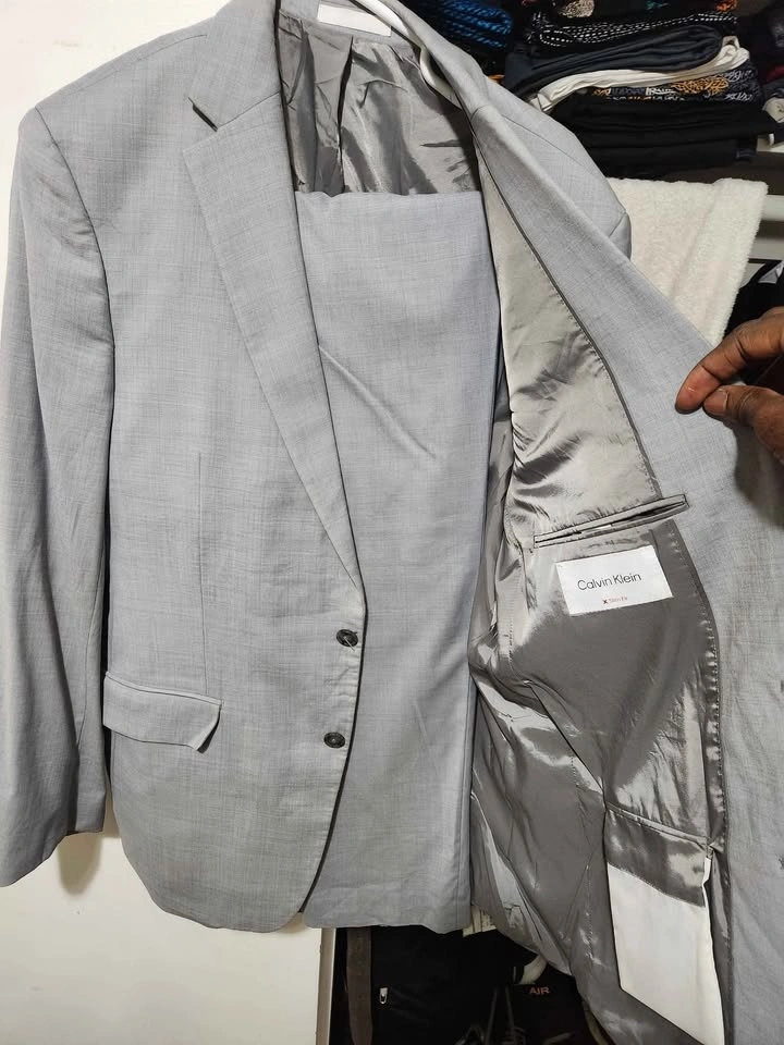 Men's suit (Calvin Klein) Negotiable - photo 2