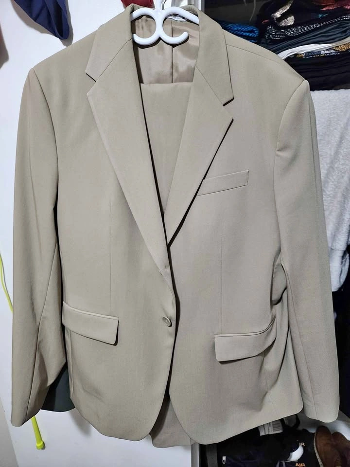 Men's suit (Zara) Negotiable