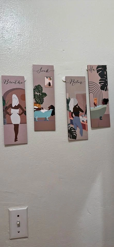 Free Bathroom Decor! Pickup at Prospect Park South!