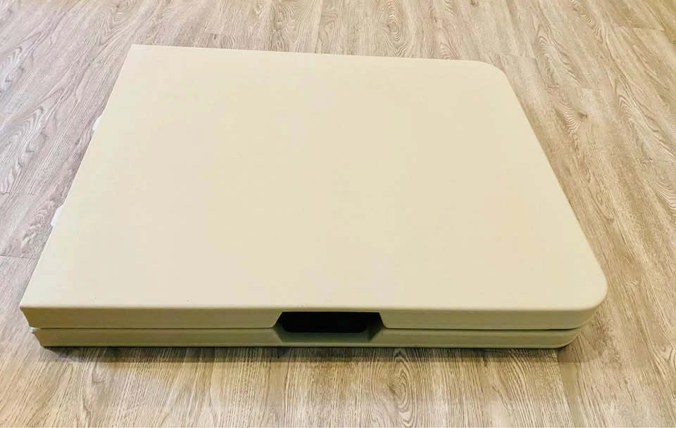 6 FT FOLDABLE TABLE - LIKE NEW! - photo 3