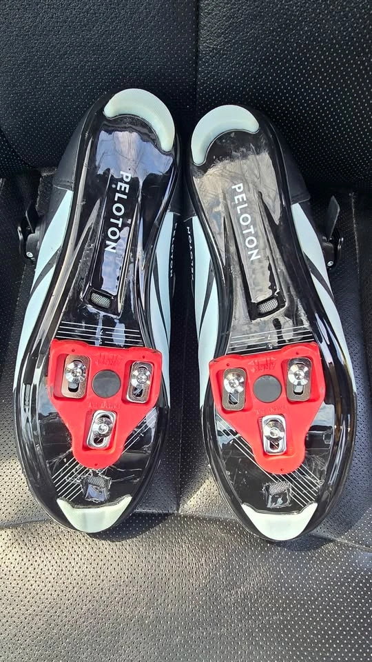 Peloton cycling shoes size 43 - photo 3