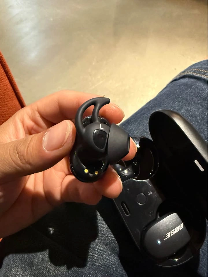 Bose quiet comfort earbuds - photo 2
