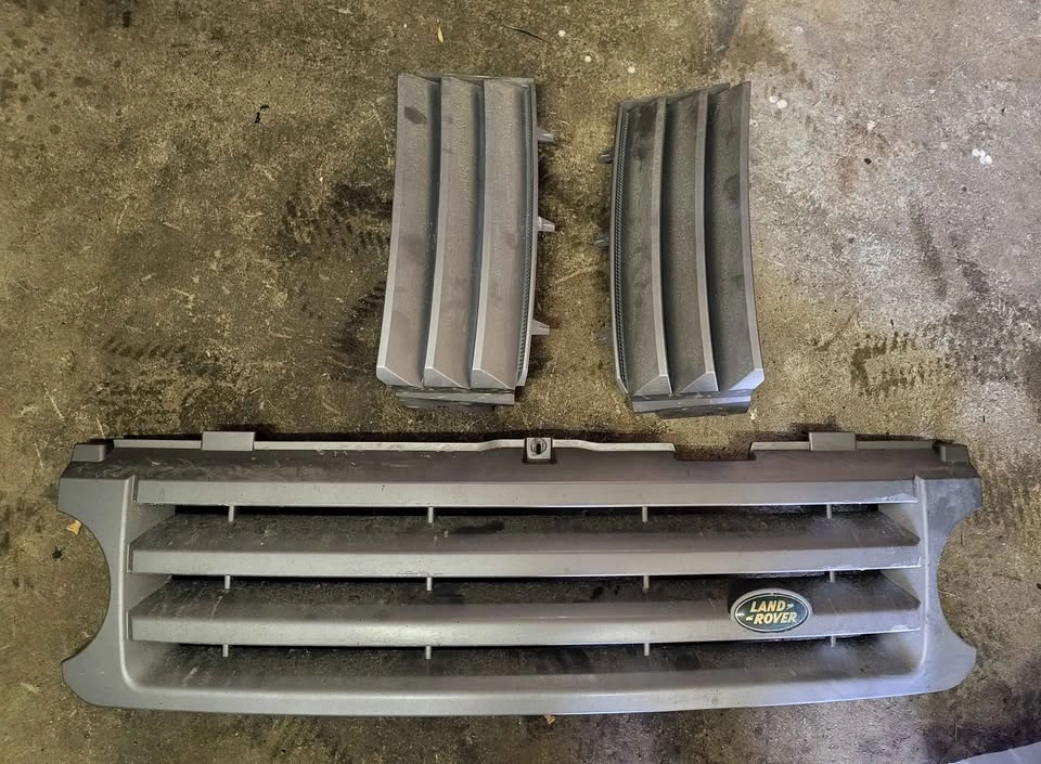 Land Rover Range rover front grille 2003-2013 - photo 4