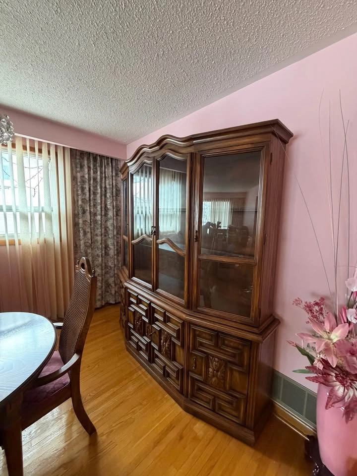 Vintage 1970s Lighted China Cabinet & 6 Matching Chairs - photo 5