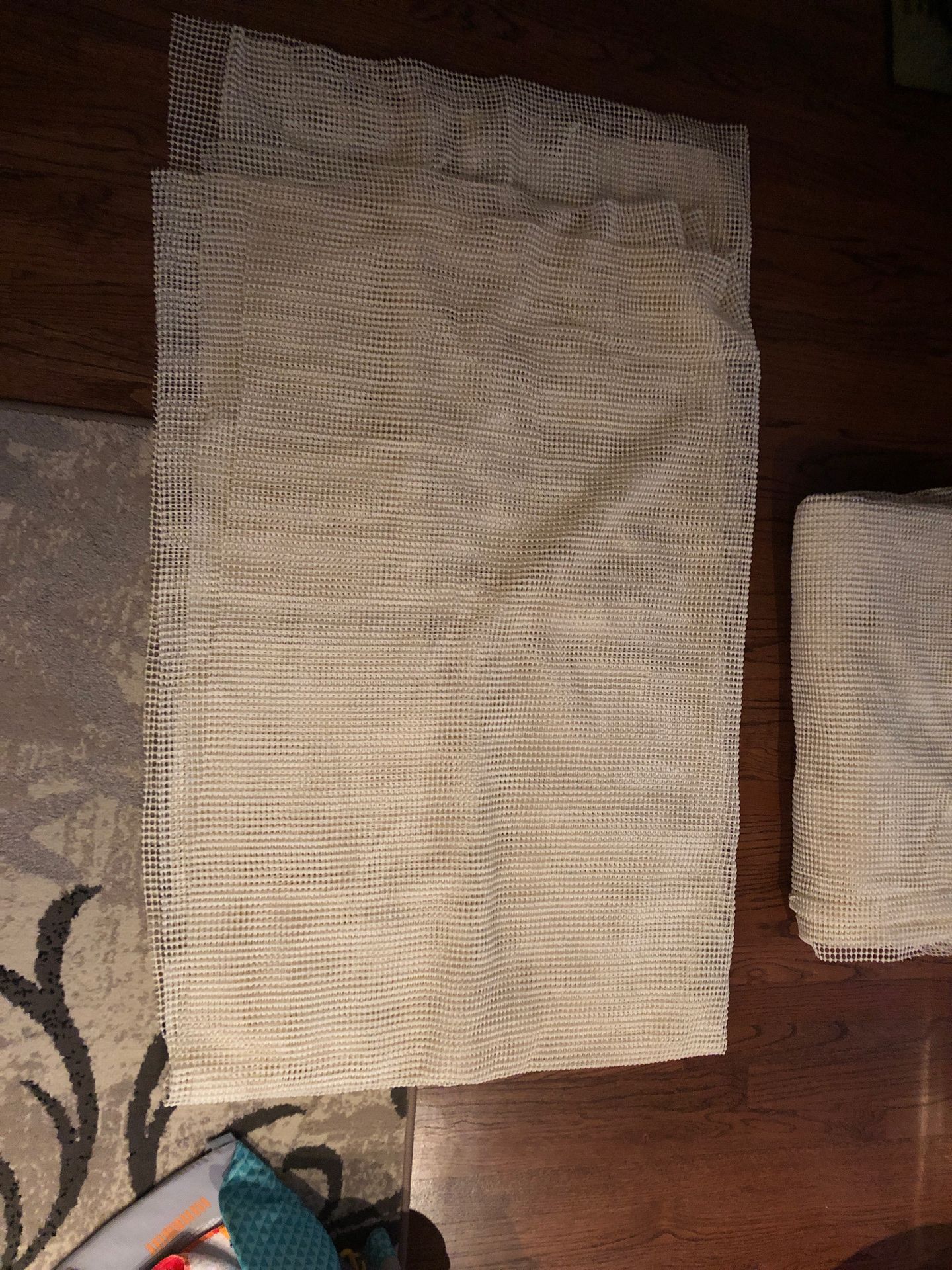 2 under rug gripper pads 7.91 x 9.75 feet