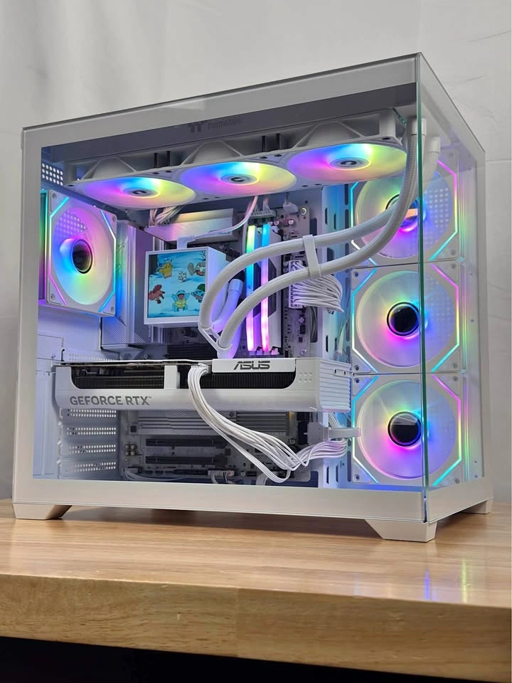 RTX 5070 | Ryzen 7800x3D | 32GB DDR5 | 2TB SSD - White Gaming PC