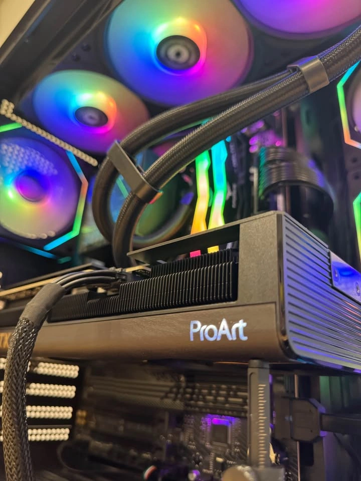 Ryzen 9800x3D | RTX 5070 Ti Pro Art | 32GB DDR5 | 1TB SSD - Gami - photo 2