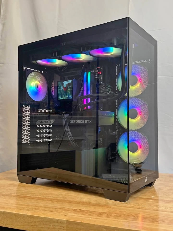 RTX 5080 | Ryzen 7 9800x3D | 32GB RAM | 2TB SSD - High End PC