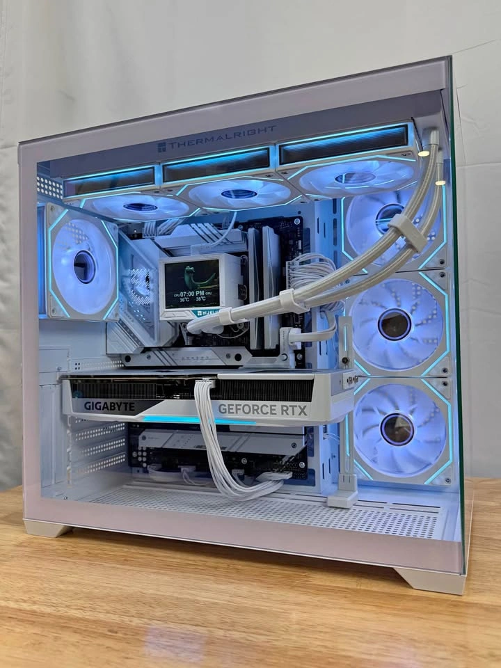 i9-14900K | RTX 5070 Ti | 32GB DDR5 | 2TB SSD - White Gaming PC