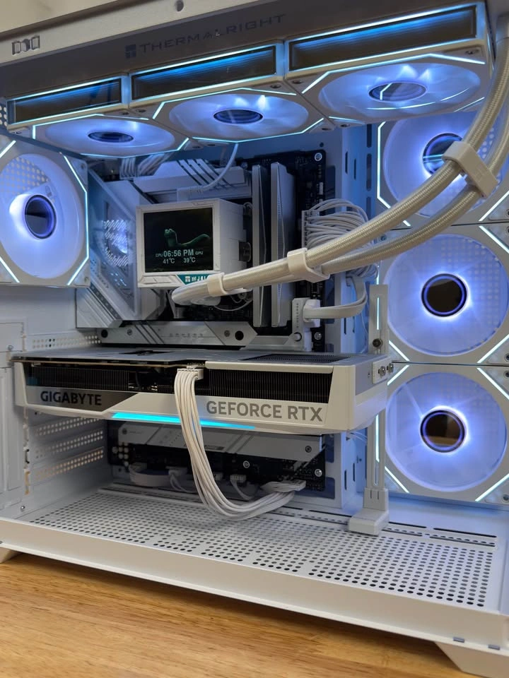 i9-14900K | RTX 5070 Ti | 32GB DDR5 | 2TB SSD - White Gaming PC - photo 2