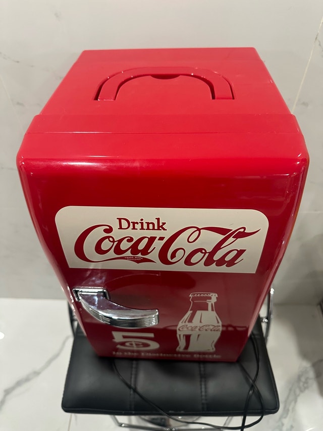Coca Cola 18 can mini fridge - photo 4