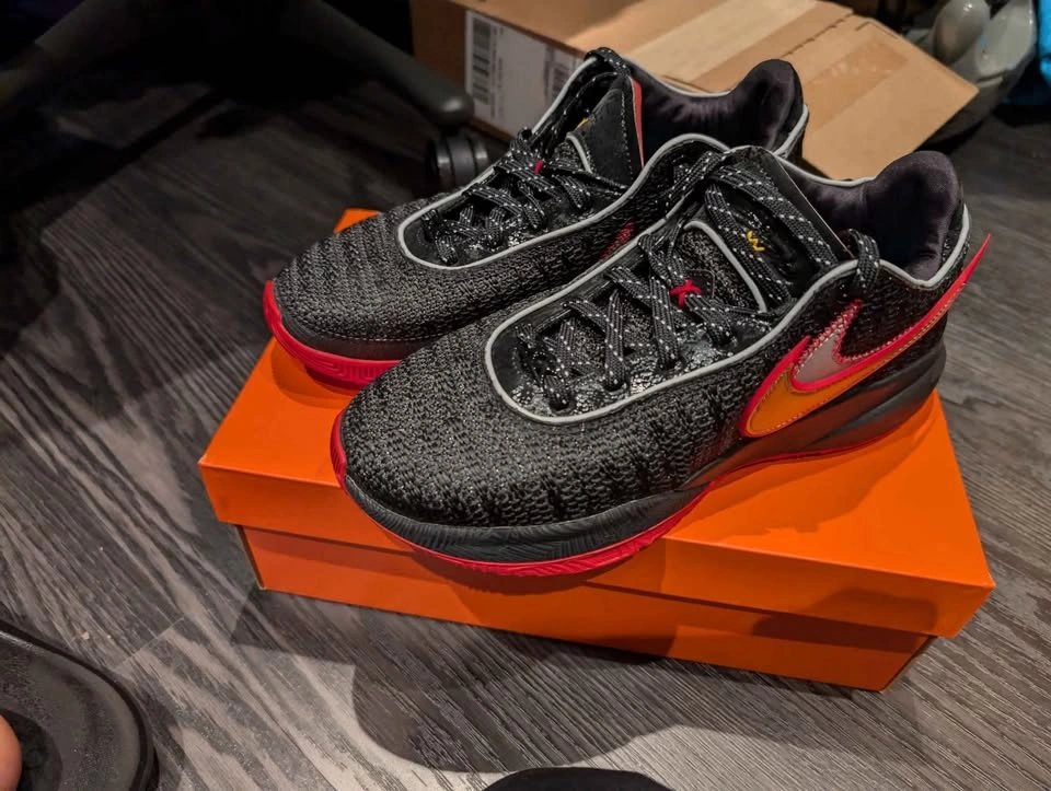 LeBron 20